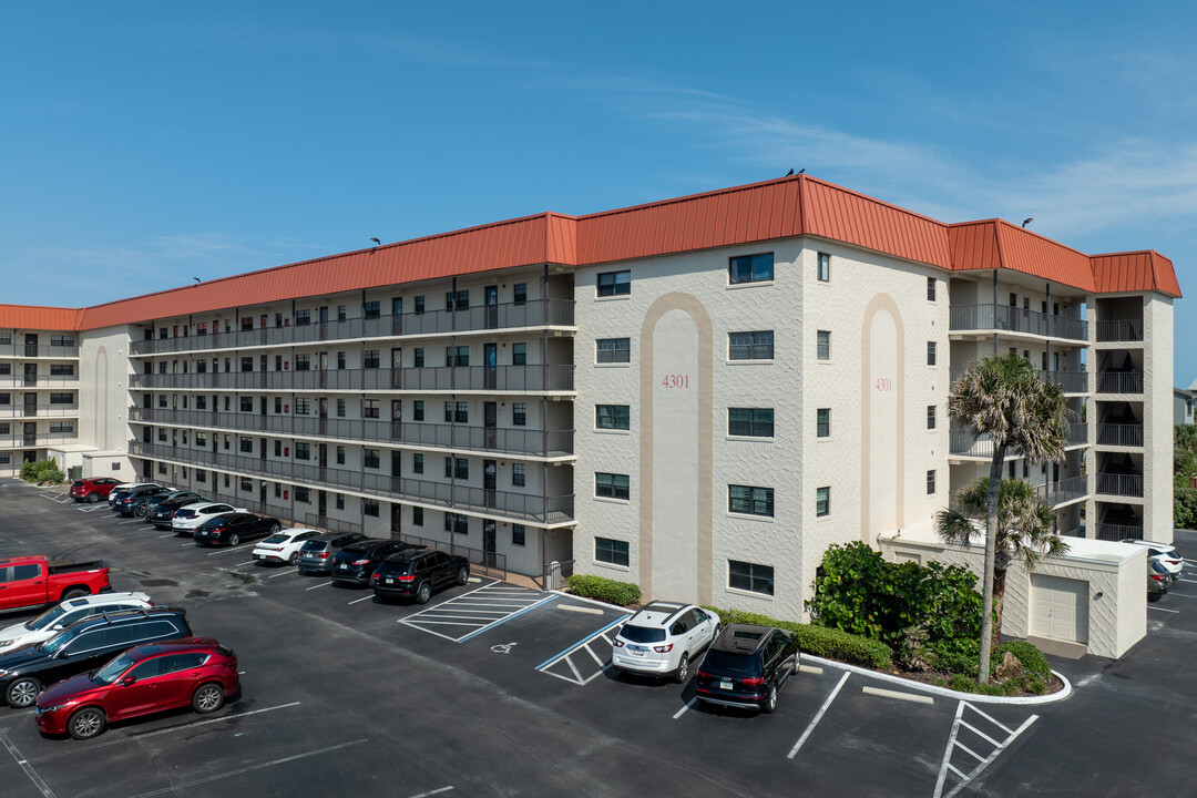 Hacienda del Sol II in New Smyrna Beach, FL - Building Photo