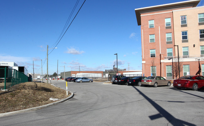 Commons At Buckingham in Columbus, OH - Building Photo - Building Photo