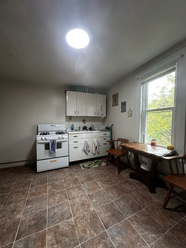 320 Stewart St in Morgantown, WV - Building Photo - Building Photo