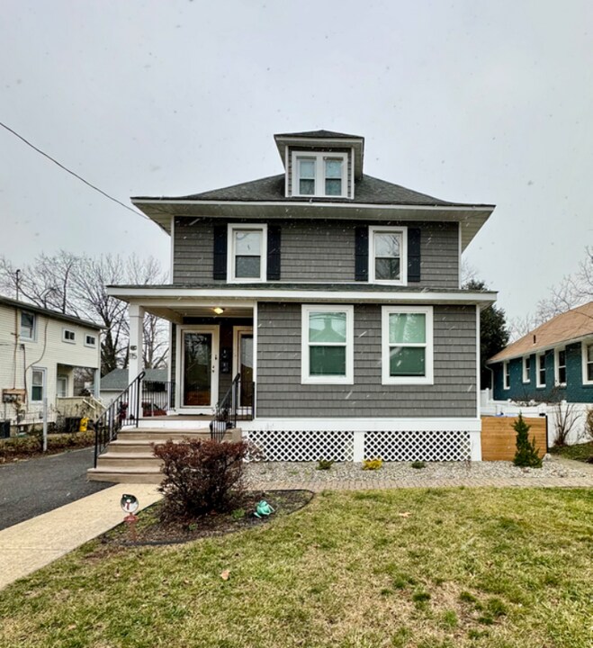 115 S White Horse Pike in Audubon, NJ - Building Photo