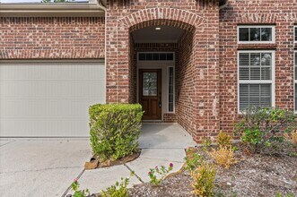 38 Tallgrass Way in Spring, TX - Building Photo - Building Photo