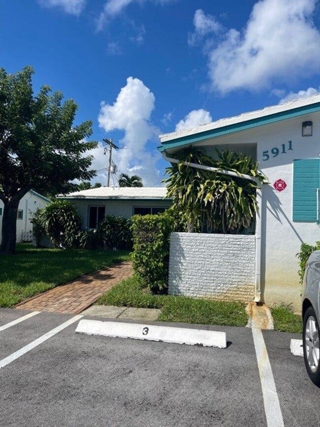 18 Ave. Villas LLC in Fort Lauderdale, FL - Building Photo - Interior Photo