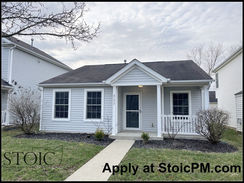 6137 Federalist Dr in Galloway, OH - Building Photo