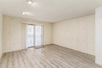 1060 S Parker Rd in Denver, CO - Building Photo - Building Photo