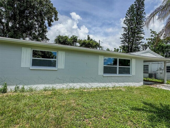 4823 Aegean Ave in Holiday, FL - Building Photo - Building Photo