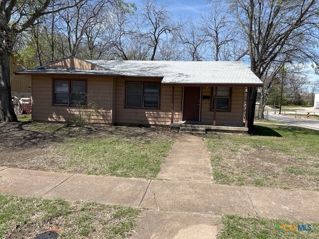 property at 715 Cardinal Ave