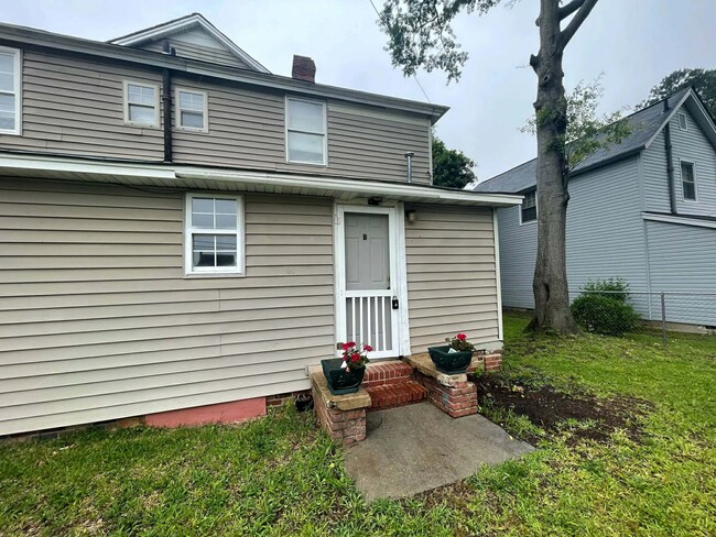 300 Sortwell St in West Columbia, SC - Building Photo - Building Photo