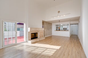 La Ventana in West Hollywood, CA - Building Photo