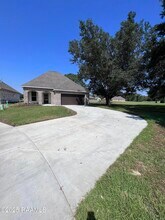 107 Tenor St in Youngsville, LA - Building Photo - Building Photo