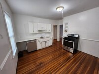 19 Granville Rd, Unit 1 in Cambridge, MA - Building Photo - Building Photo