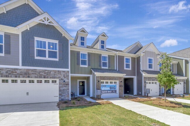 747 Lock Haven Dr NW in Concord, NC - Building Photo - Building Photo