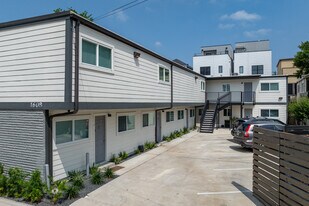 Welch 14 in Houston, TX - Building Photo