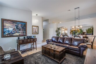 5317 Blue Evergreen Ave in Las Vegas, NV - Building Photo - Building Photo