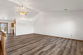 652 Millbrook Dr in Neenah, WI - Building Photo - Building Photo