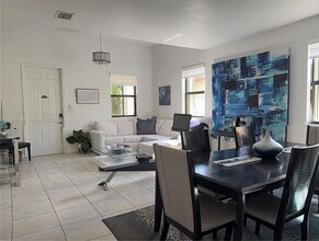 180 SE 36th Ave in Homestead, FL - Building Photo - Building Photo