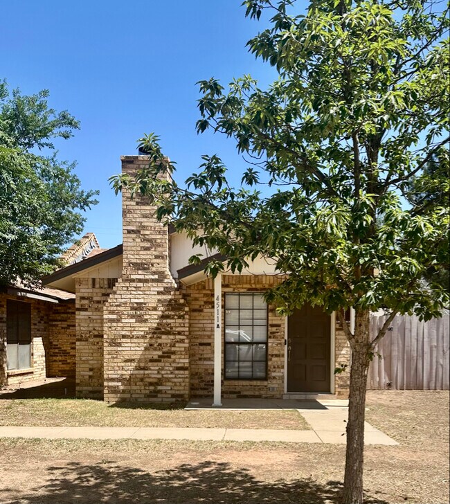 property at 4511 La Salle Cir