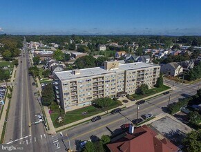 449 Hamilton St, Unit 213 in Norristown, PA - Building Photo - Building Photo