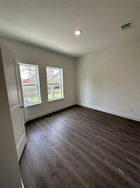 835 Paul Quinn St photo'