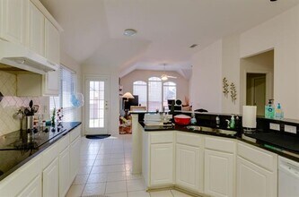 2304 Ravenhurst Dr in Plano, TX - Building Photo - Building Photo
