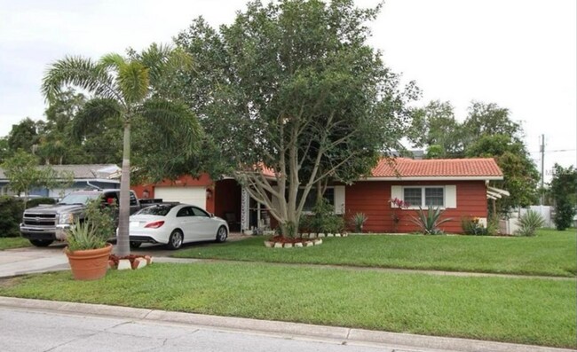 3200 Keene Park Dr in Largo, FL - Building Photo - Building Photo