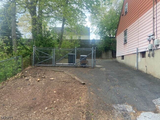 1116 St Louis Ave in Hillside, NJ - Building Photo - Building Photo
