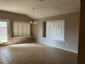 8724 Barrow Glen Loop in Austin, TX - Building Photo - Building Photo