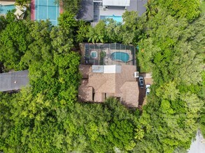 8120 SW 182nd St in Palmetto Bay, FL - Building Photo - Building Photo