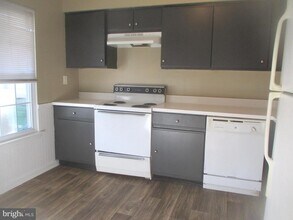21 Van Horn Pl in Southampton, PA - Building Photo - Building Photo