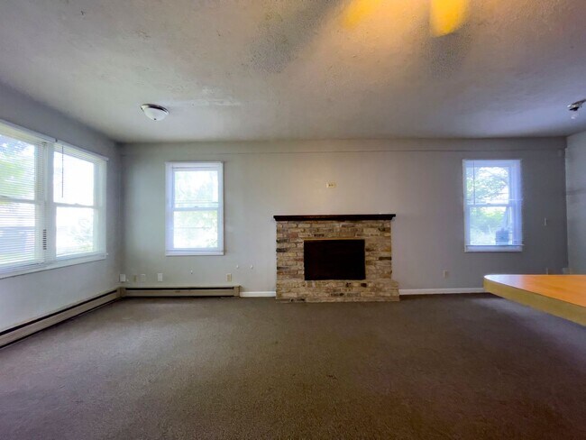 1515 W Main St
