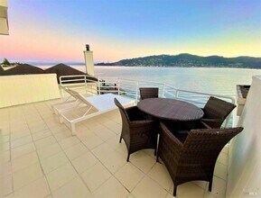 55 W Shore Rd in Belvedere, CA - Building Photo - Building Photo