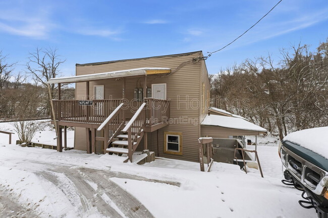 16 Flint St in Clarksburg, WV - Building Photo - Building Photo