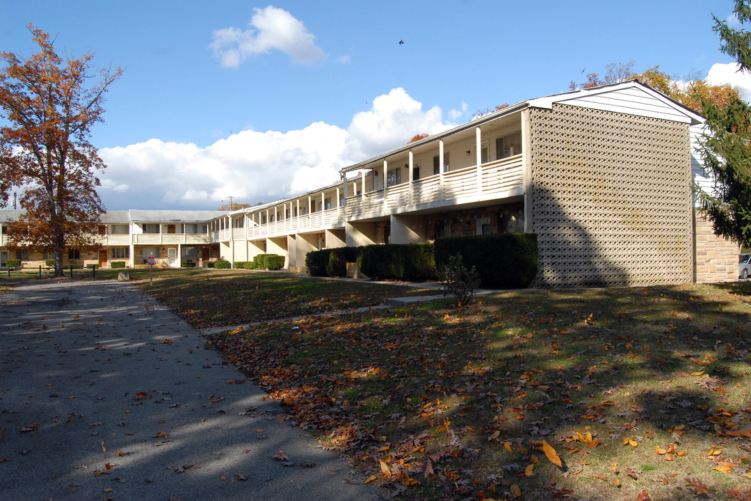 Carlton House Apartments in Millville, NJ - Building Photo