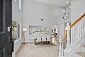 17913 Maplehurst Pl in Santa Clarita, CA - Building Photo - Building Photo
