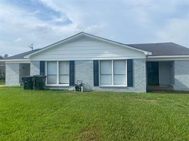 4498 Wooddale Ave in Memphis, TN - Building Photo - Building Photo