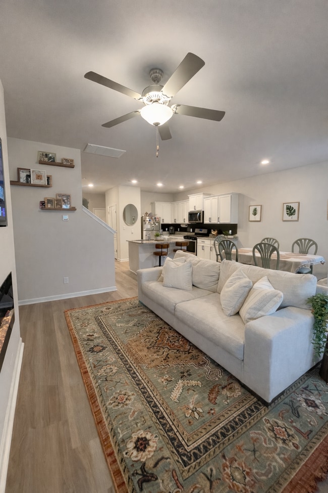 1517 Auckland Ct in Newport News, VA - Foto de edificio - Building Photo