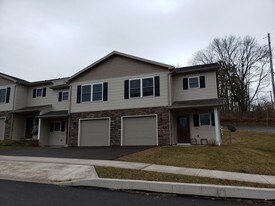 206 Hollow Dr in Danville, PA - Building Photo