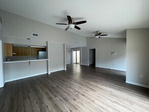 1880 N Crystal Lake Dr in Lakeland, FL - Building Photo - Building Photo
