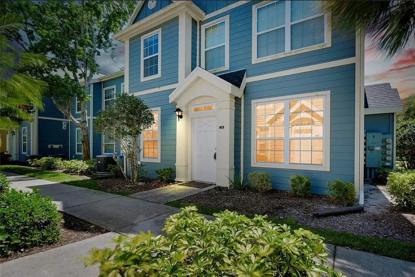 5701 Soldier Cir, Unit 104 in Sarasota, FL - Foto de edificio