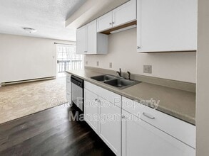 4 Nancy Dr in Mill Hall, PA - Foto de edificio - Building Photo