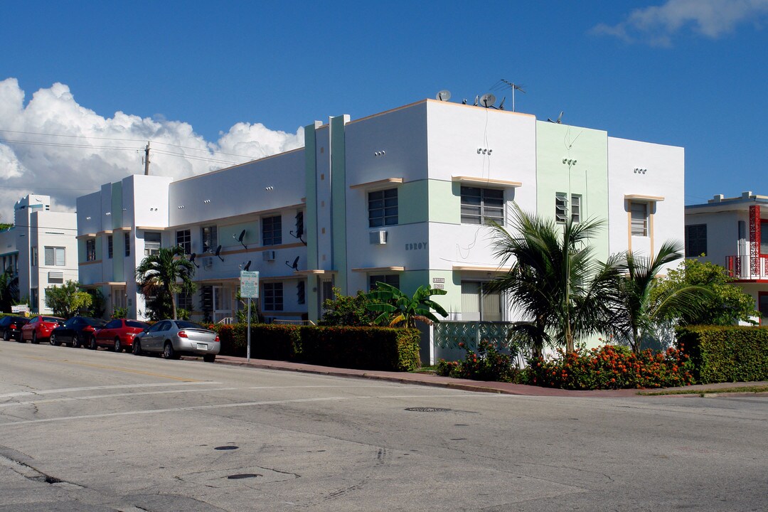 1200 Pennsylvania Ave in Miami Beach, FL - Foto de edificio