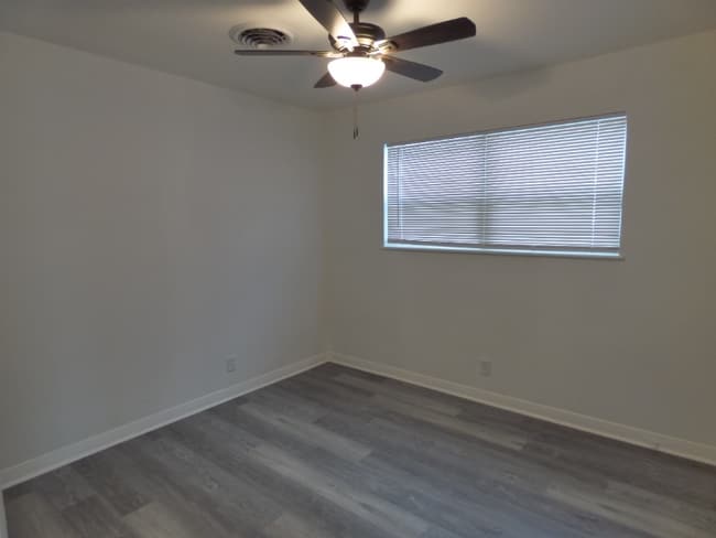 property at 3627 Bowling Ln