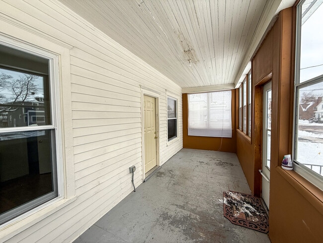 209 E Harding Ave in Ironwood, MI - Foto de edificio - Building Photo