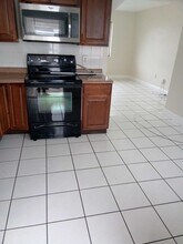 6235 Dawson St in Hollywood, FL - Foto de edificio - Building Photo