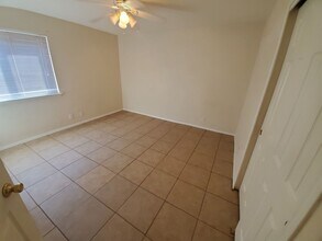 671 Rattler Bluff in San Antonio, TX - Building Photo - Building Photo