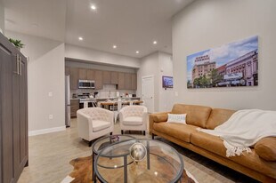 110 W Beall St in Bozeman, MT - Building Photo