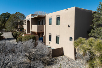 San Mateo de Santa Fe in Santa Fe, NM - Building Photo - Building Photo