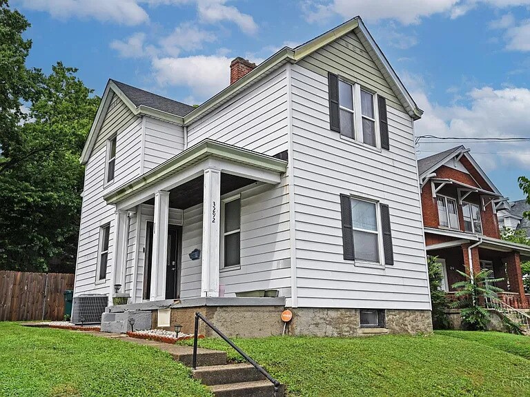 3292 Montana Ave in Cincinnati, OH - Building Photo