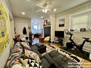 1575 Beacon St, Unit 1F in Brookline, MA - Building Photo - Building Photo