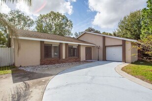 704 Putt Ln in Kissimmee, FL - Building Photo