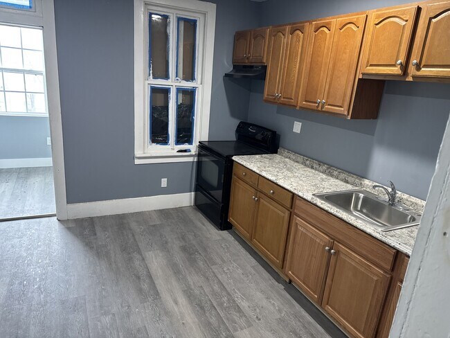 804 W Mulberry St in Coal Township, PA - Building Photo - Building Photo